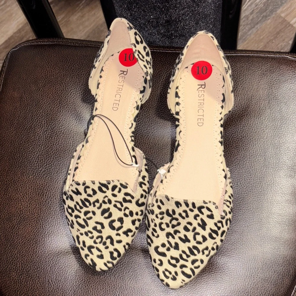 Restricted Animal Print Women's Flats - Picture 1 of 9